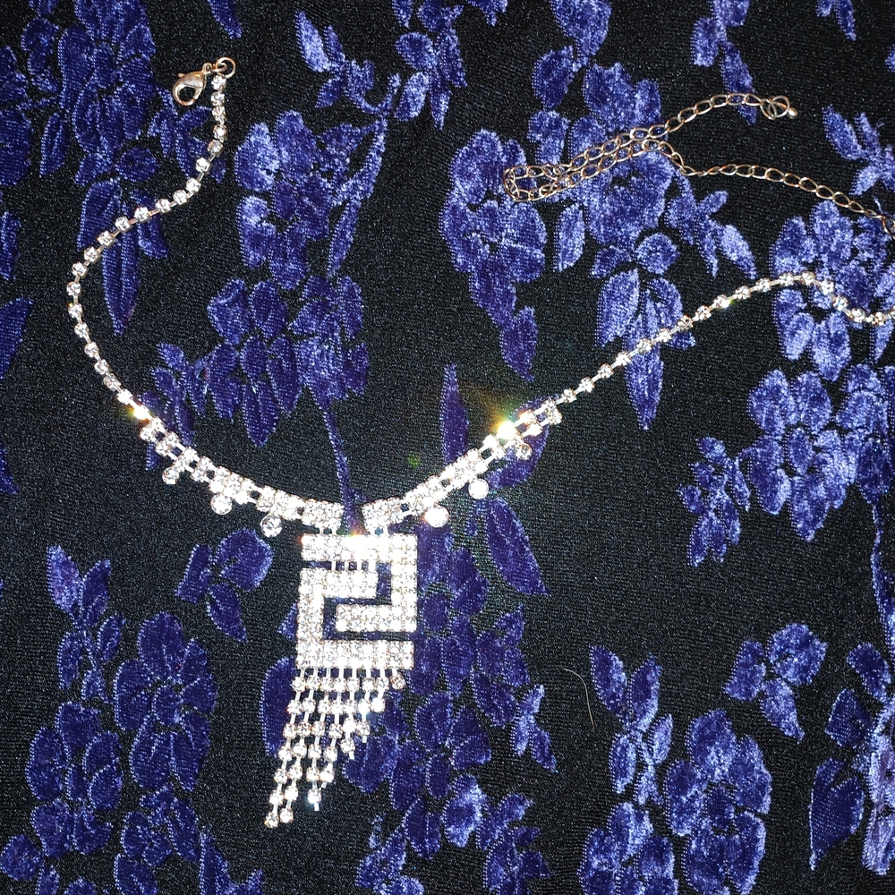 Stunning Rhinestone Necklace.